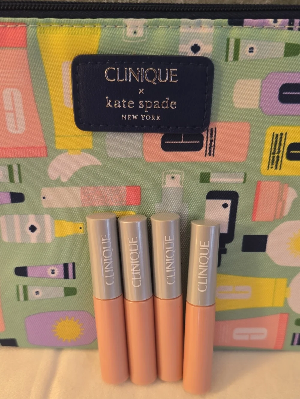 Clinique Cosmetic Pouch & 4 Clinique Airkiss Pop Creamy Lip Gloss New